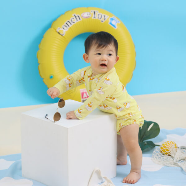 ชุดว่ายน้ำผ้าอ้อมในตัวลาย Duck / Swim Diaper Duck Swimsuit Yellow